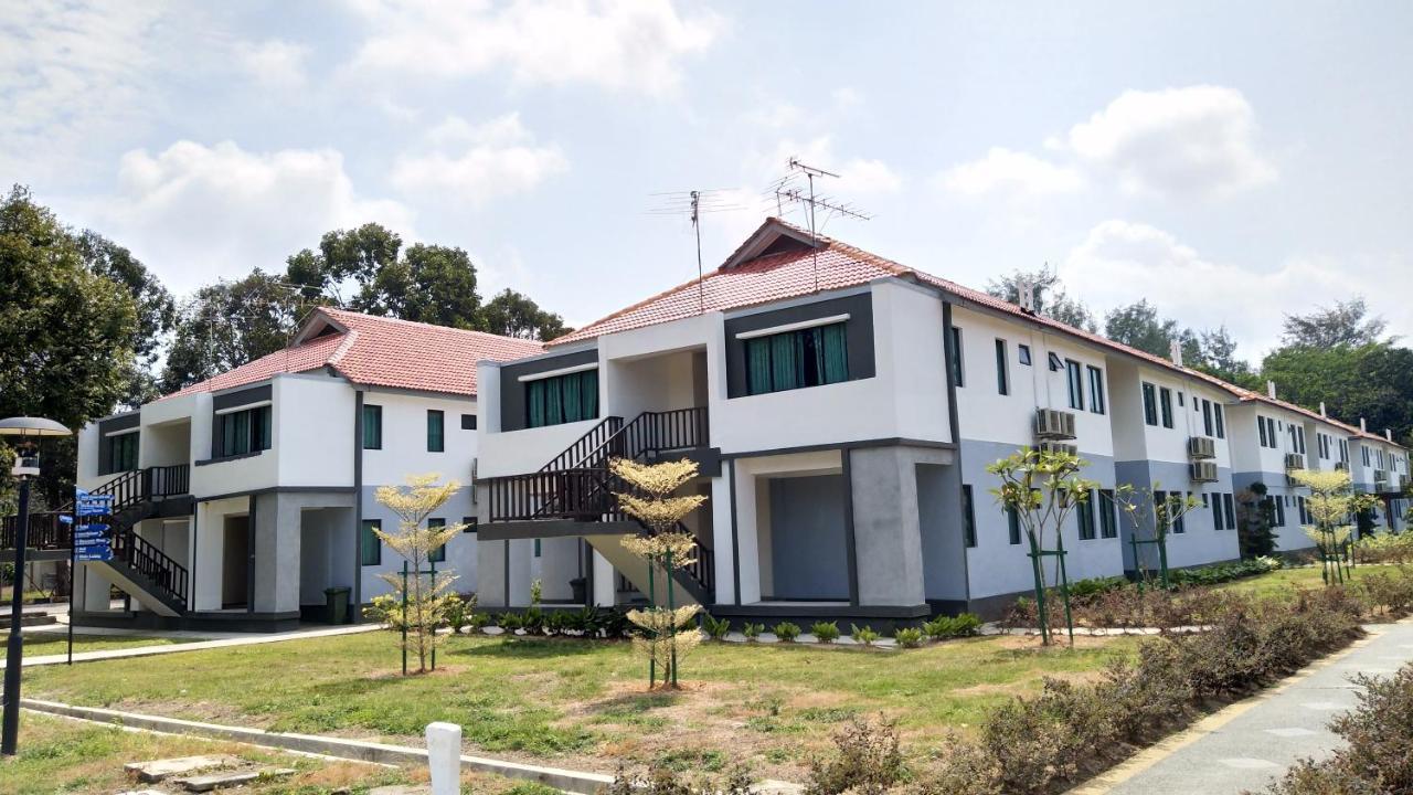 Desaru, Bayu Balau Beach Resort Bandar Penawar Exterior foto